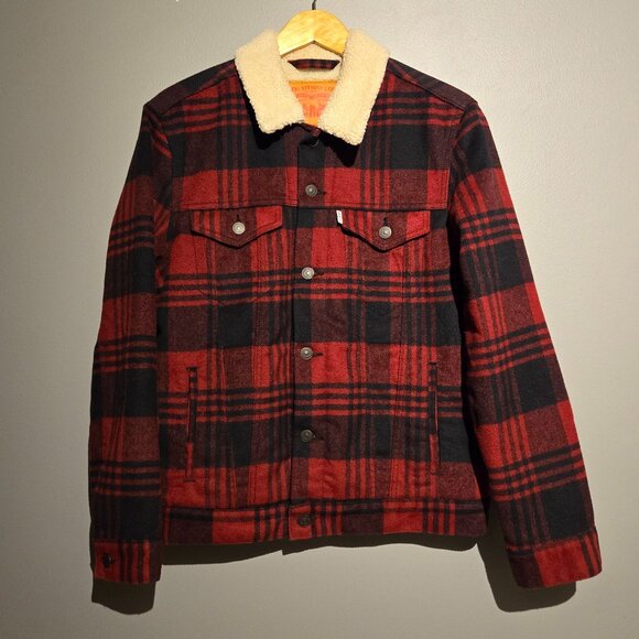 Brand New Levi's Red & Black Plaid Sherpa Trucker Jacket (Men's Size Medium) - Picture 1 of 9